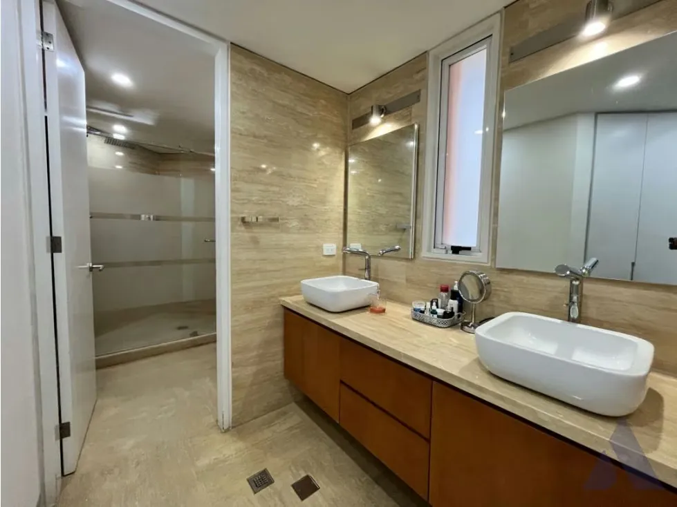 Vendo apartamento en calle privada 215m2 Campo Alegre 6416 - 14