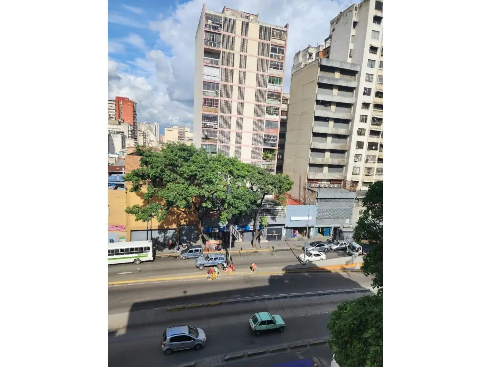 SE VENDE LOCAL COMERCIAL EN LA AVENIDA FUERZAS ARMADAS - 6