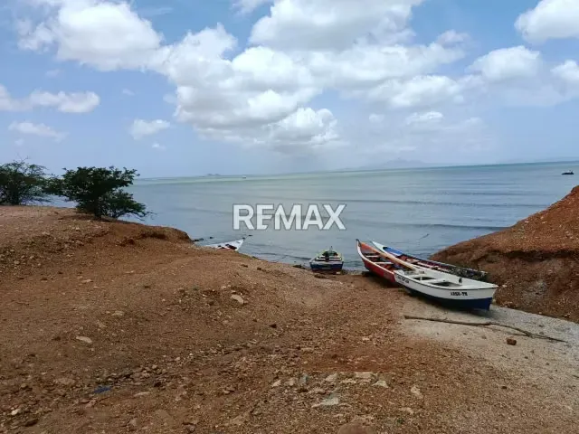 Terreno con ubicación exclusiva frente al mar - 11