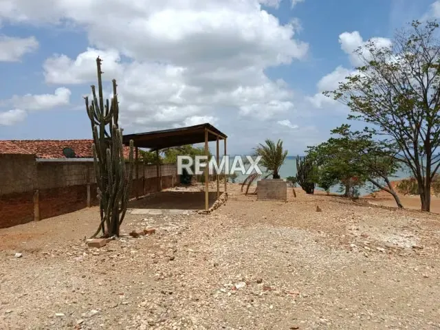 Terreno con ubicación exclusiva frente al mar - 3