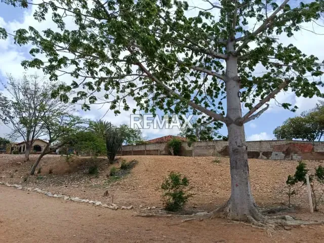 Terreno con ubicación exclusiva frente al mar - 8