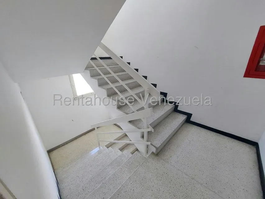 Apartamento (1 Nivel) en Alquiler en Miranda, Distrito Metropolitano - 19