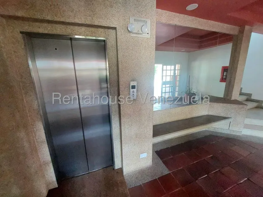 Apartamento (1 Nivel) en Alquiler en Miranda, Distrito Metropolitano - 20