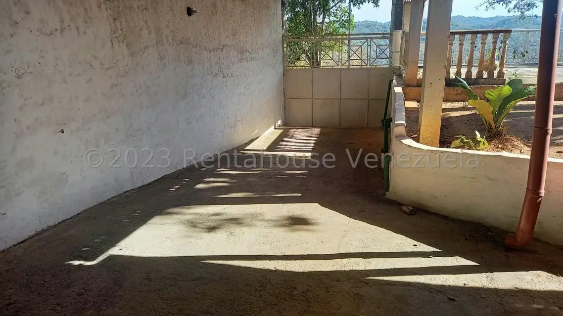 Casa (1 Nivel) en Venta en Mampote, Miranda - 32