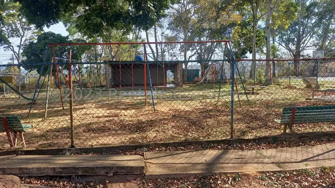Casa (1 Nivel) en Venta en Mampote, Miranda - 33