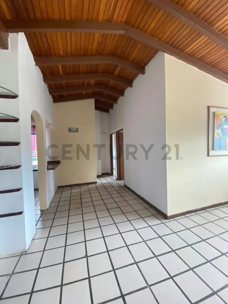 Cómodo apartamento en Urb. La Laguna II. Paz y excelente ubicación en Turmero. - 5