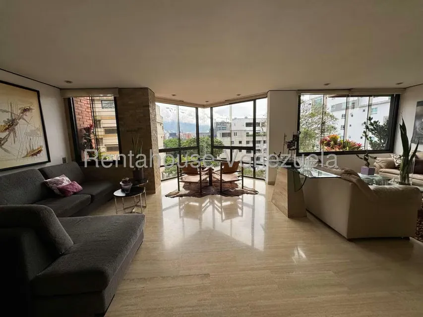 Apartamento (Duplex) en Venta en Las Mercedes, Distrito Metropolitano - 2