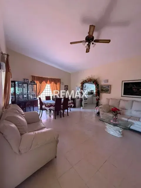 Amplia y espectacular Casa en Venta Ubicada en la Urbanización San Isidro S13 Vía Valera La Puerta - 3