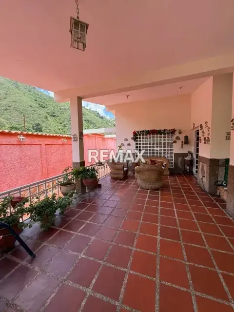 Amplia y espectacular Casa en Venta Ubicada en la Urbanización San Isidro S13 Vía Valera La Puerta - 5