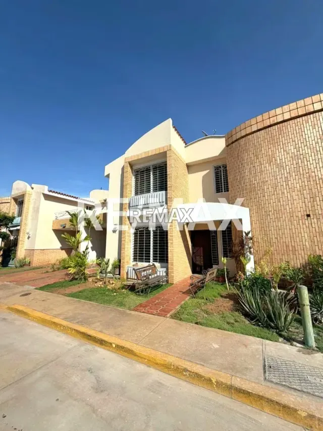 Townhouse en venta en Milagro Norte, Alta Vista villas