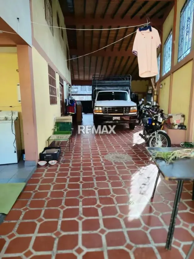 CASA UBICADA EN LA ROTARIA - 2