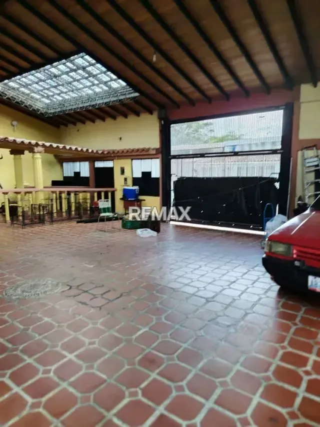 CASA UBICADA EN LA ROTARIA - 5