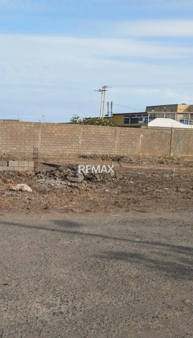 Venta parcela de terreno en Casacoima II - 2