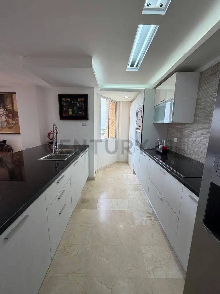 apartamento en Alquiler sector Bellas Artes. Edificio Piccola Europa