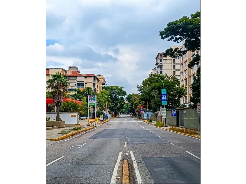 Vendo edificio 1090m2 Chuao 1569