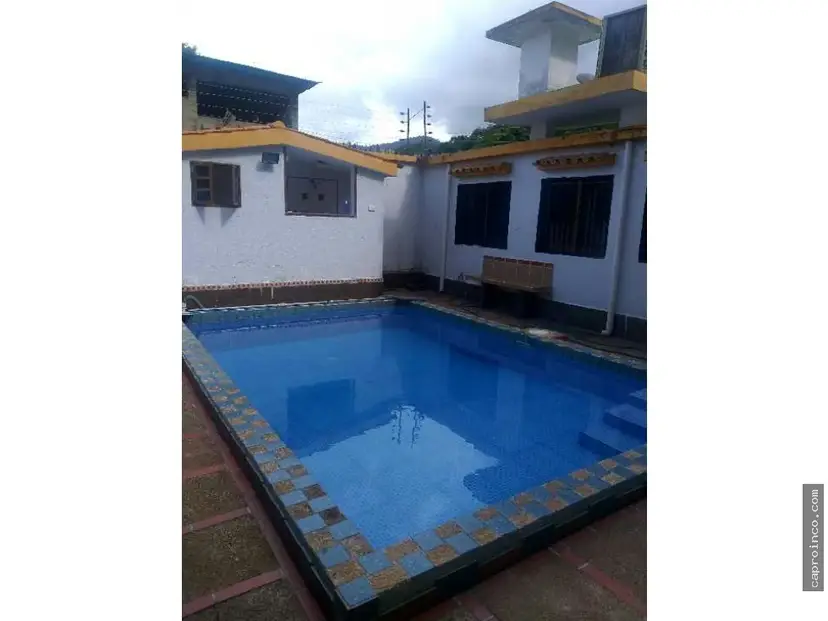 Casa de 2 plantas con piscina, Borburata, Puerto cabello,