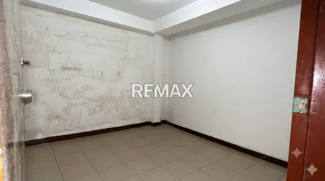 Se Alquila Local Comercial en Los Chorros. - 5