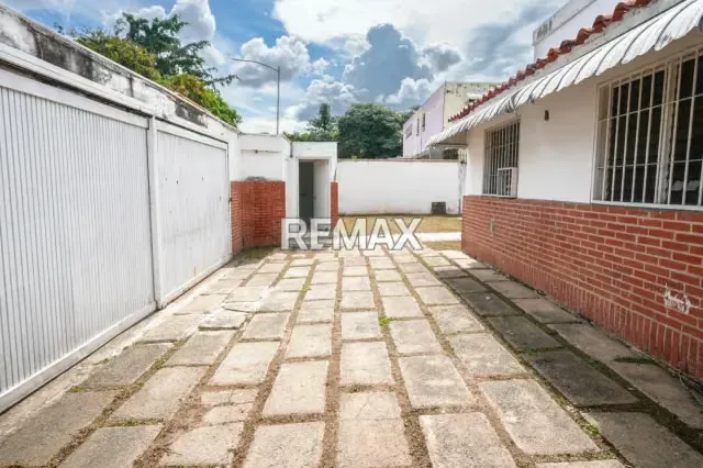 VENTA DE CASA COMERCIAL EN CHUAO, 680M - 11