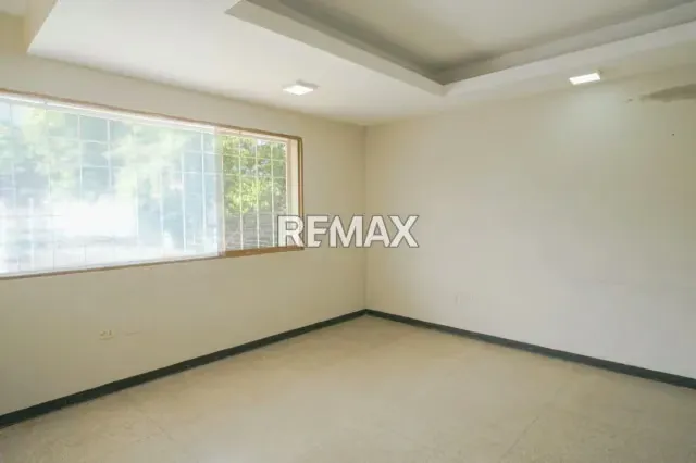 VENTA DE CASA COMERCIAL EN CHUAO, 680M - 15