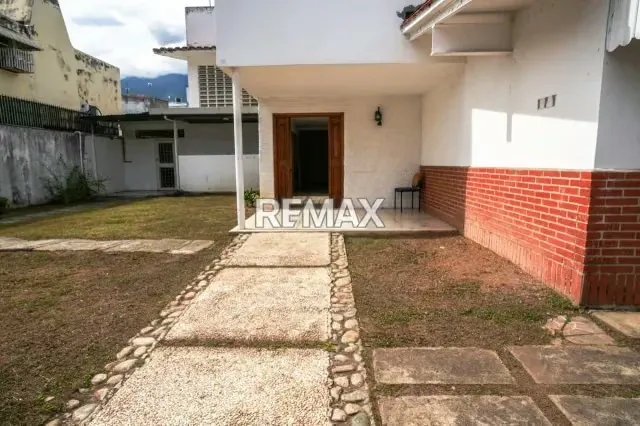 VENTA DE CASA COMERCIAL EN CHUAO, 680M - 17