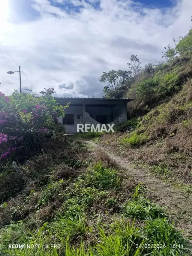 SE VENDE CASA EN PREGONERO