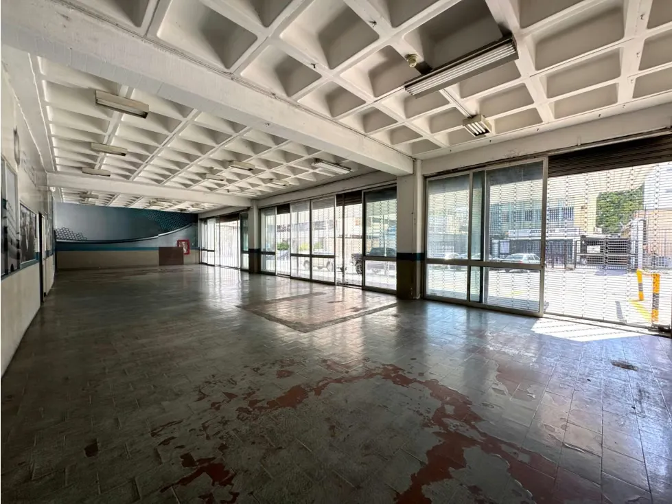 EDIFICIO COMERCIAL E INDUSTRIAL EN VENTA – LA URBINA - 15