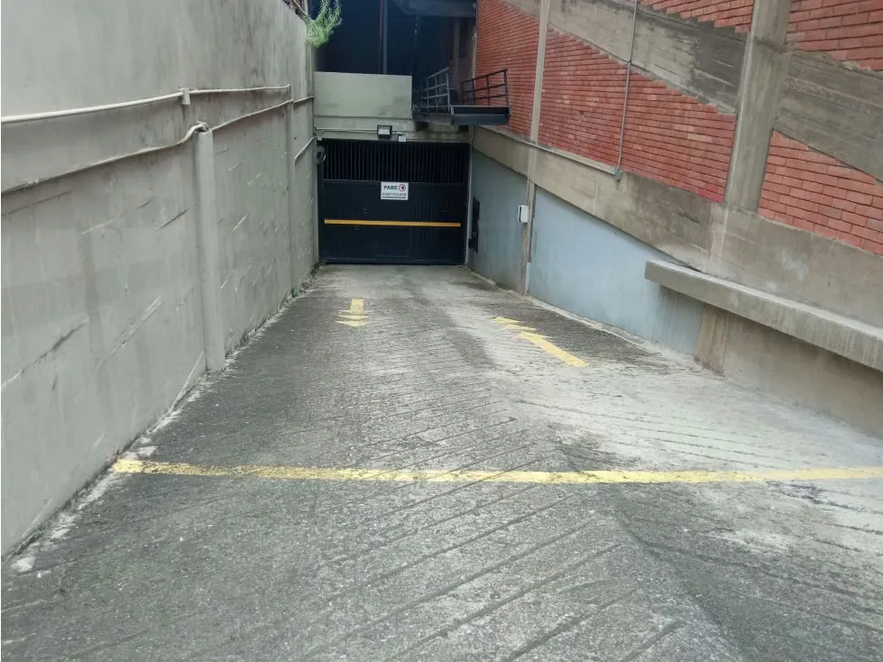 EDIFICIO COMERCIAL E INDUSTRIAL EN VENTA – LA URBINA - 3