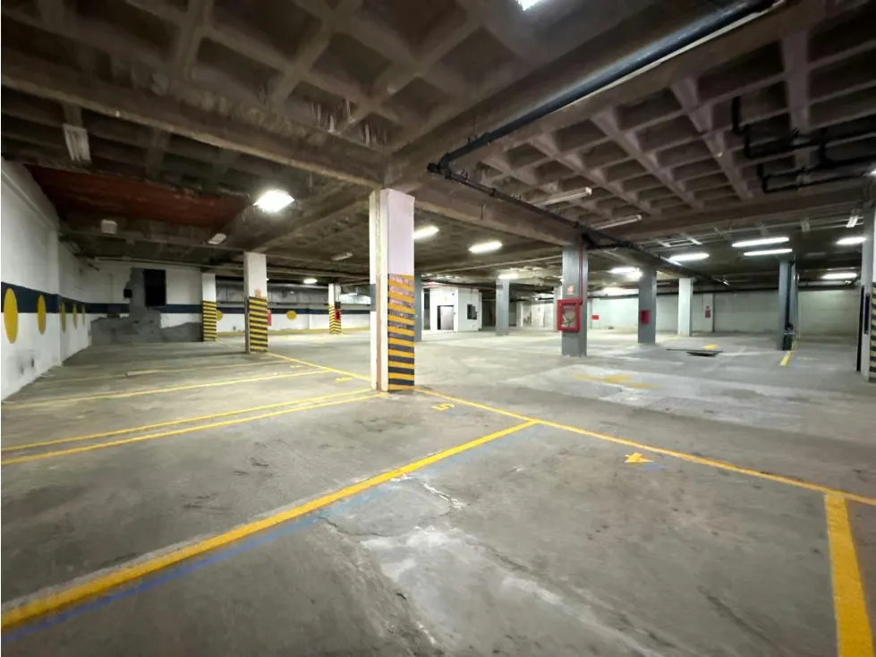 EDIFICIO COMERCIAL E INDUSTRIAL EN VENTA – LA URBINA - 6