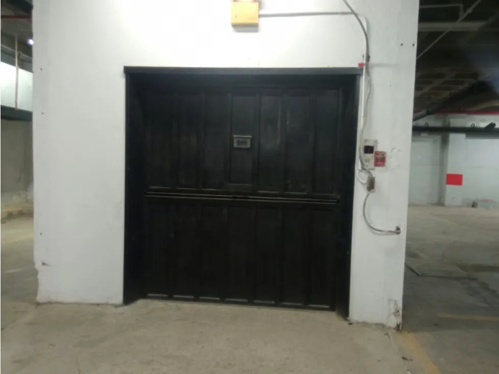EDIFICIO COMERCIAL E INDUSTRIAL EN VENTA – LA URBINA - 9