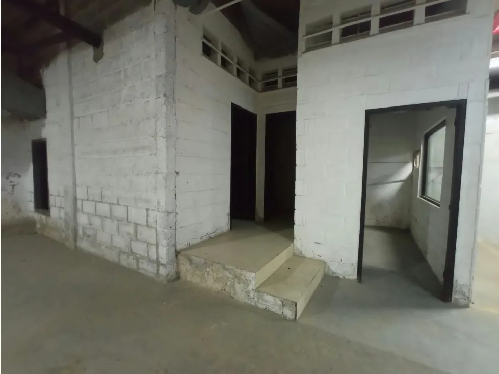 EDIFICIO COMERCIAL E INDUSTRIAL EN VENTA – LA URBINA - 10