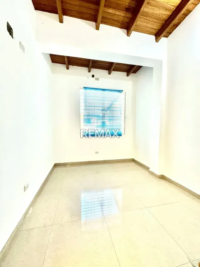 Casa en San Rafael; calle principal de Santa Teresa - 9