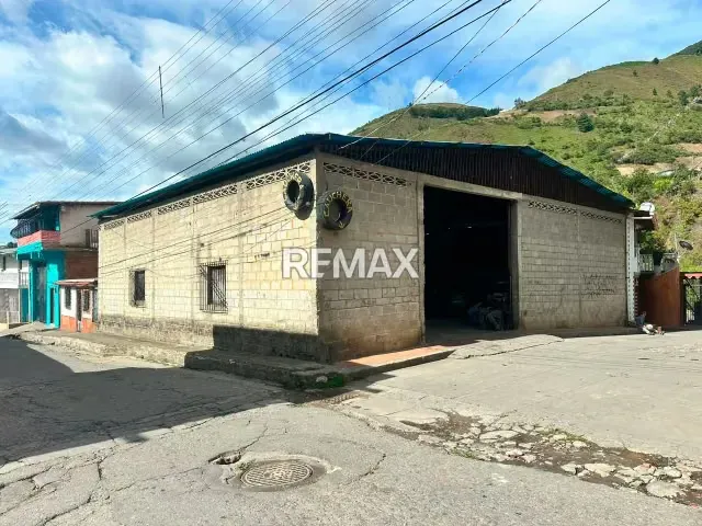 Venta de Galpón en Avenida Guaicaipuro con Calle Rivas
