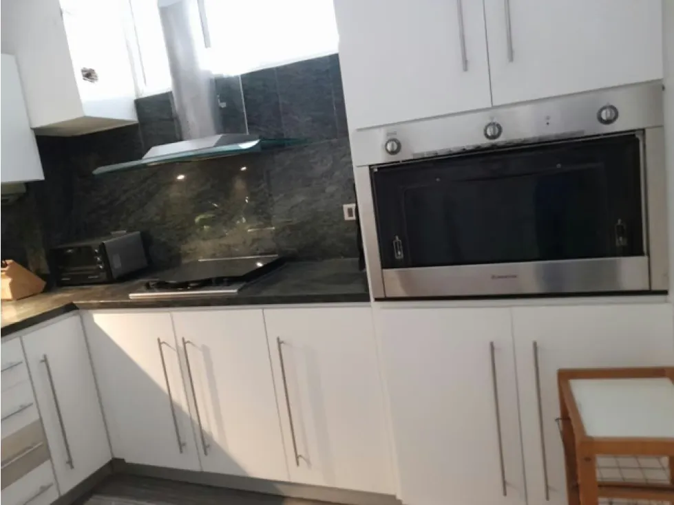 Vendo casa de 3 niveles 690m2 El Cuji-San Antonio 8170