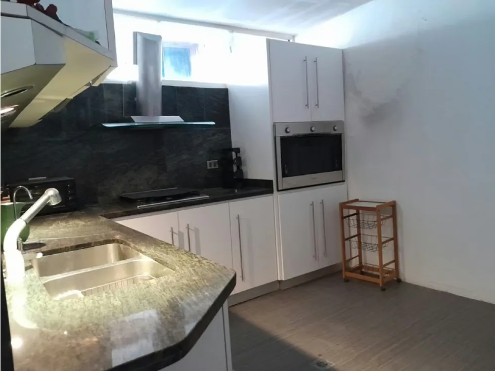 Vendo casa de 3 niveles 690m2 El Cuji-San Antonio 8170 - 16