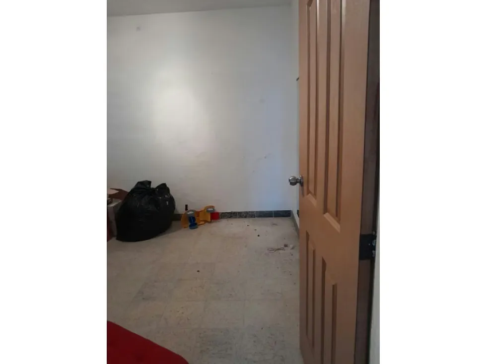 Vendo casa de 3 niveles 690m2 El Cuji-San Antonio 8170 - 20