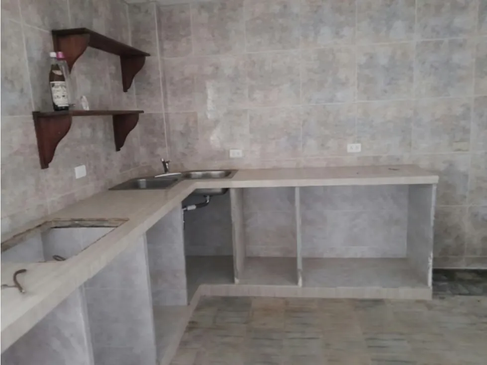 Vendo casa de 3 niveles 690m2 El Cuji-San Antonio 8170 - 25