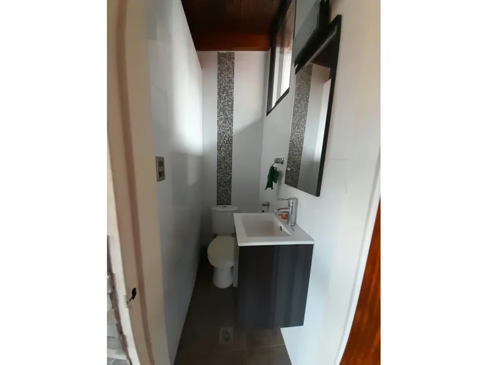 Vendo casa de 3 niveles 690m2 El Cuji-San Antonio 8170 - 26