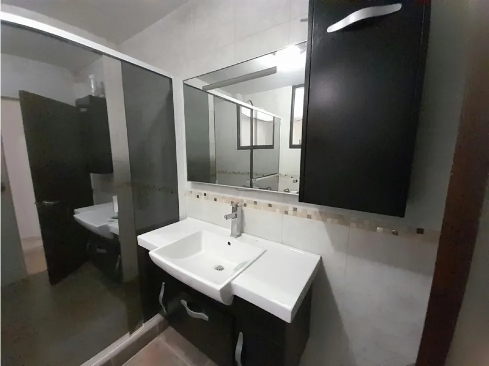 Vendo casa de 3 niveles 690m2 El Cuji-San Antonio 8170 - 35