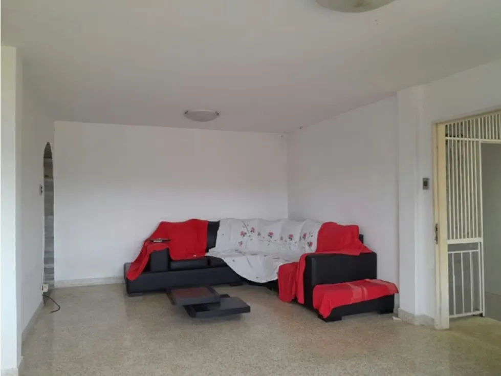 Vendo casa de 3 niveles 690m2 El Cuji-San Antonio 8170 - 5