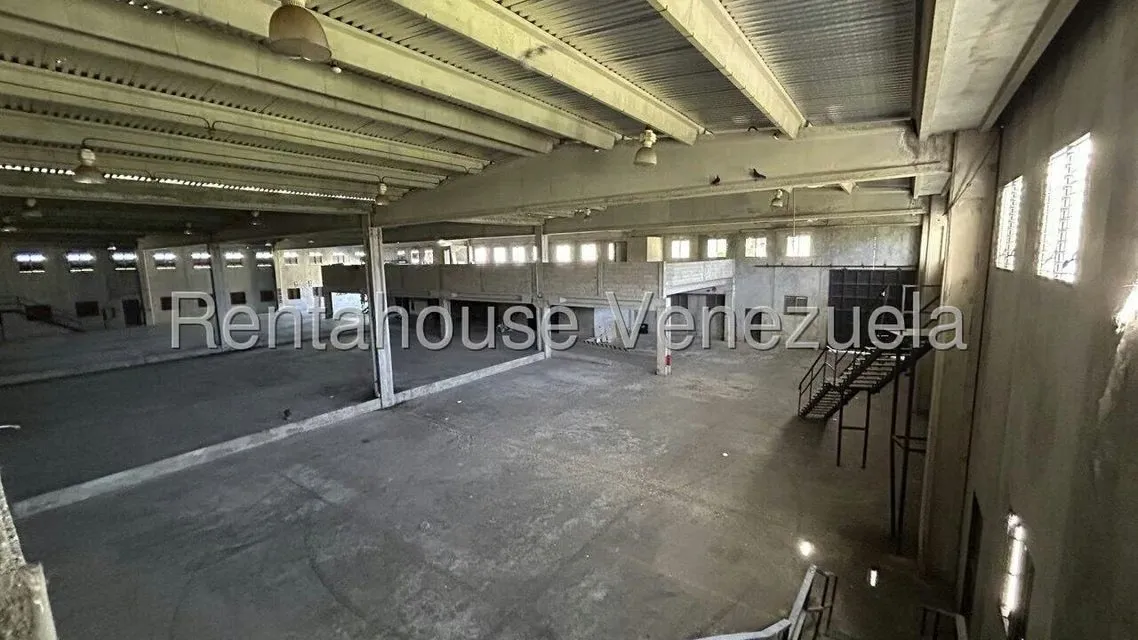 Comercial (Local Comercial) en Venta en Sector Industrial Cloris, Miranda - 14