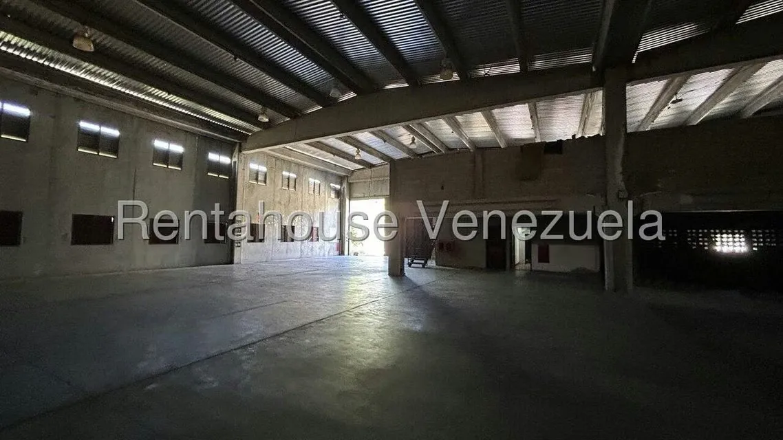 Comercial (Local Comercial) en Venta en Sector Industrial Cloris, Miranda - 17