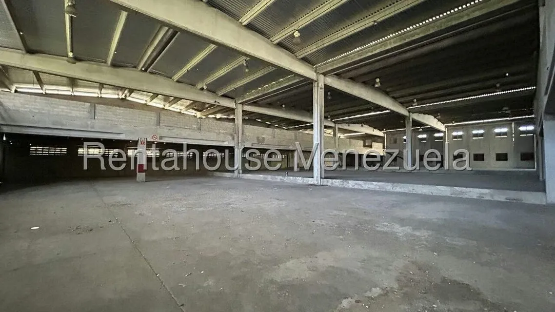 Comercial (Local Comercial) en Venta en Sector Industrial Cloris, Miranda - 19