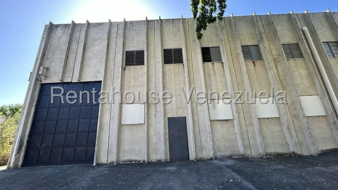 Comercial (Local Comercial) en Venta en Sector Industrial Cloris, Miranda - 2