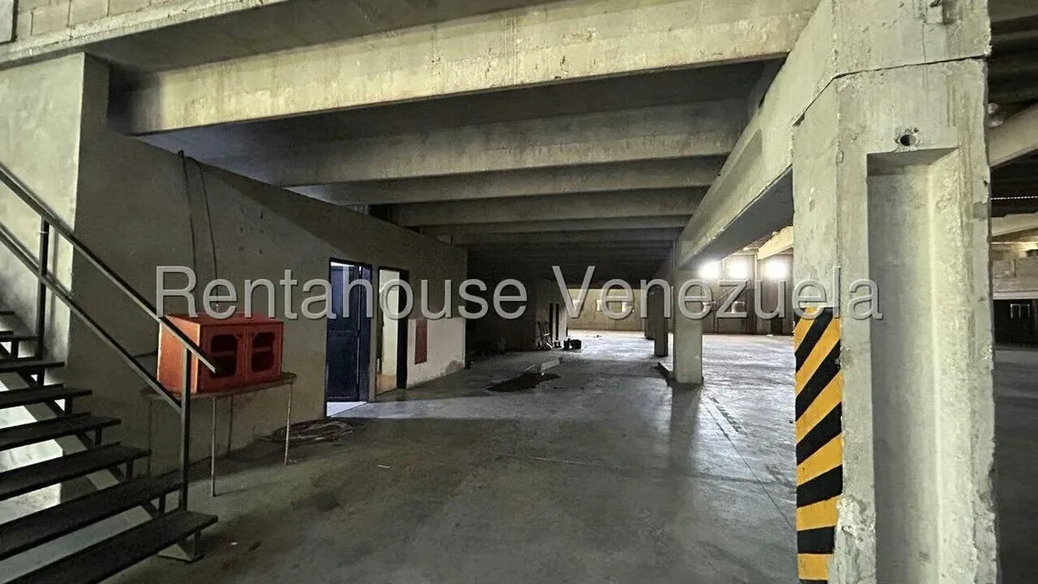 Comercial (Local Comercial) en Venta en Sector Industrial Cloris, Miranda - 21