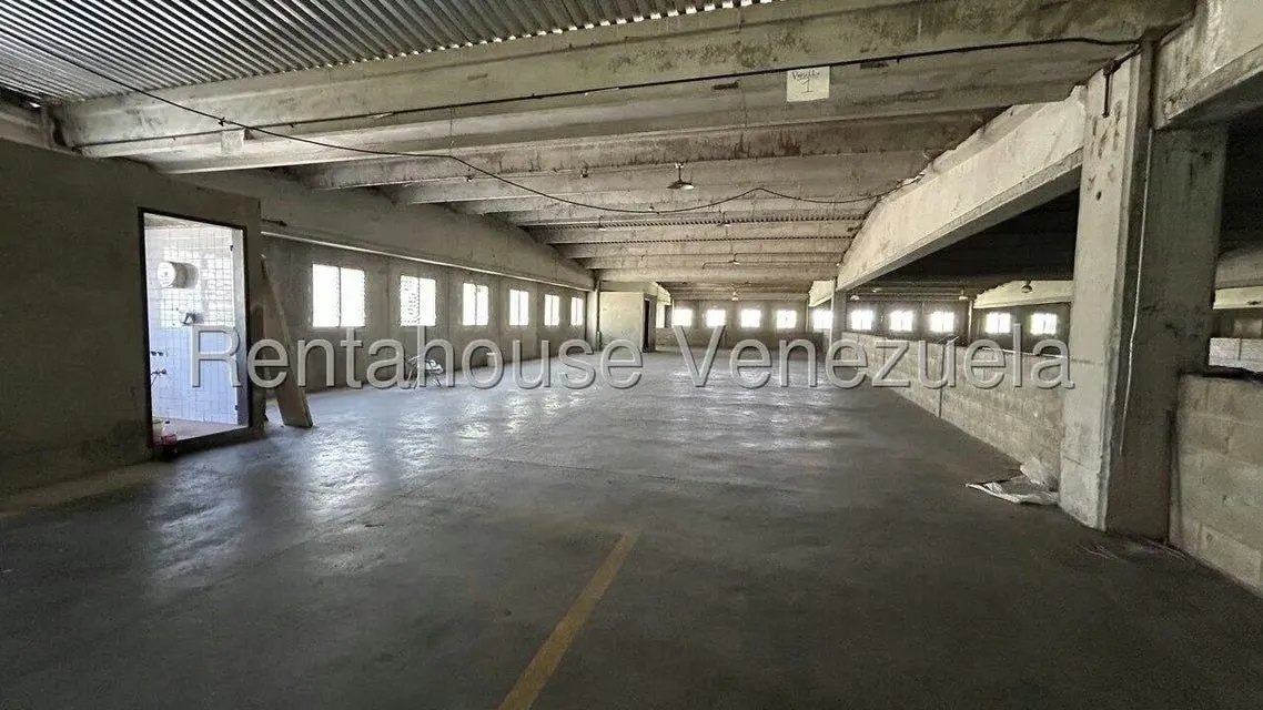 Comercial (Local Comercial) en Venta en Sector Industrial Cloris, Miranda - 22