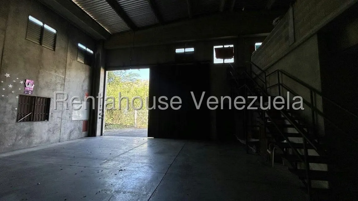 Comercial (Local Comercial) en Venta en Sector Industrial Cloris, Miranda - 23