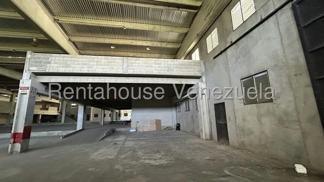 Comercial (Local Comercial) en Venta en Sector Industrial Cloris, Miranda - 29