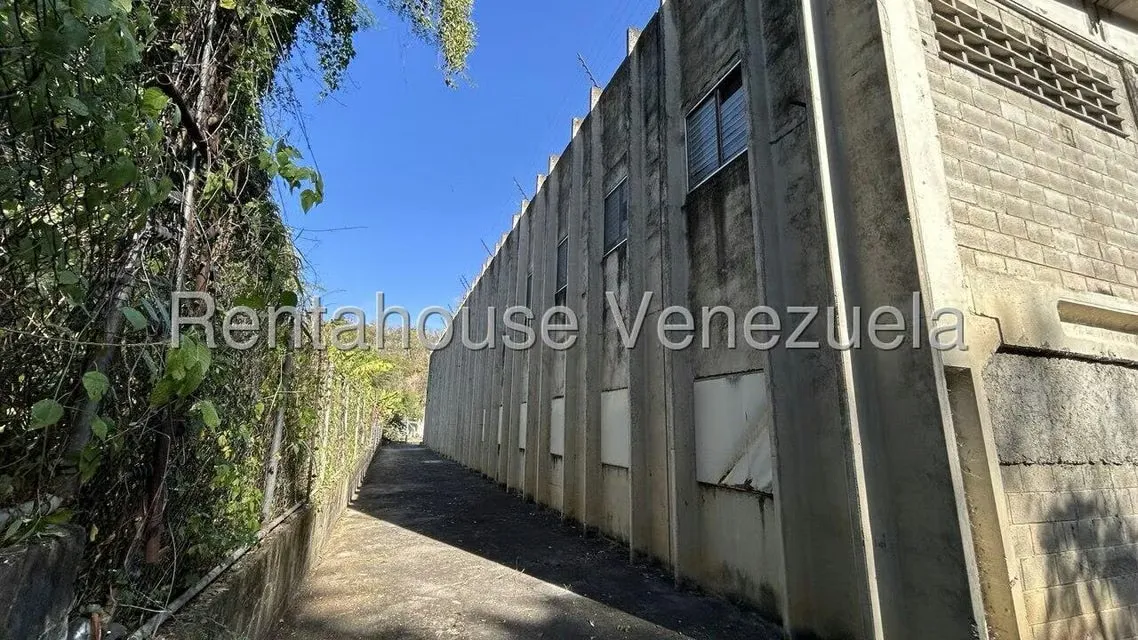 Comercial (Local Comercial) en Venta en Sector Industrial Cloris, Miranda - 34