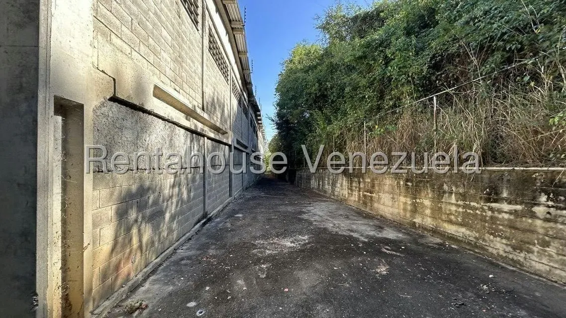 Comercial (Local Comercial) en Venta en Sector Industrial Cloris, Miranda - 39