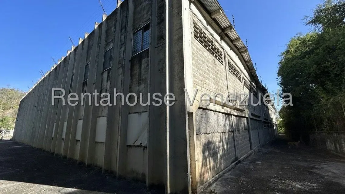 Comercial (Local Comercial) en Venta en Sector Industrial Cloris, Miranda - 4